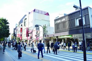 学生街として賑わってきた御茶ノ水周辺エリアも、再開発によって新たなランドマークが誕生