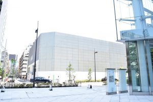 虎ノ門ヒルズ ビジネスタワー（仮称）が予定されている区画では、すでに再開発工事が始まっている