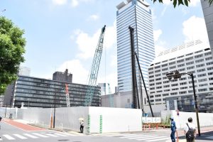 虎ノ門2丁目地区でも工事が進む。2024年竣工の計画