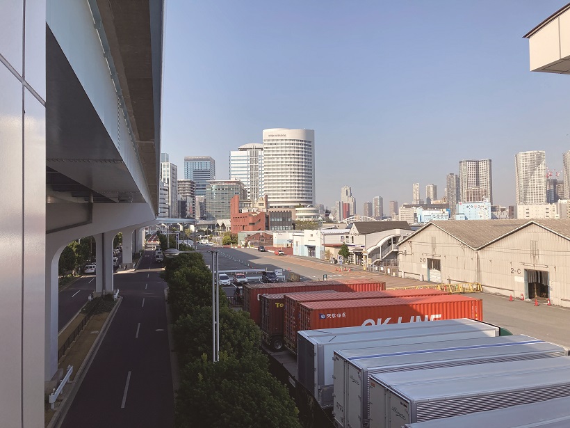 日の出駅から見た日の出ふ頭（竹芝地区側）